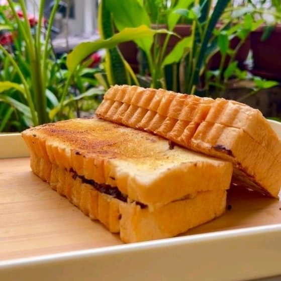 

Roti Bakar CFD isian Nutella & Keju kraft