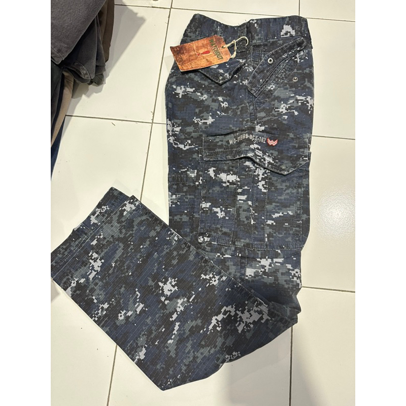 CELANA PANJANG CARGO PRIA WATCHOUT