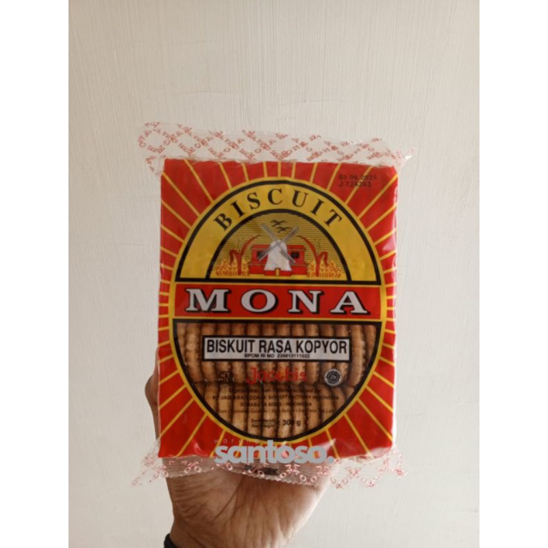 

Biscuit MONA rasa kelapa kopyor