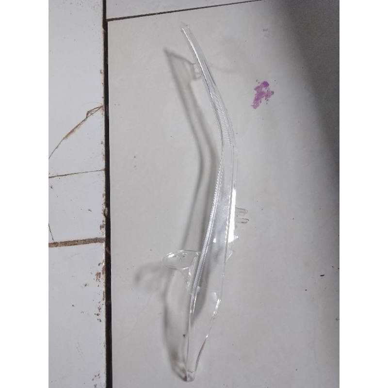 mika alis lampu depan bagian bawah Honda PCX  150 k 97 sebelah kanan original copotan