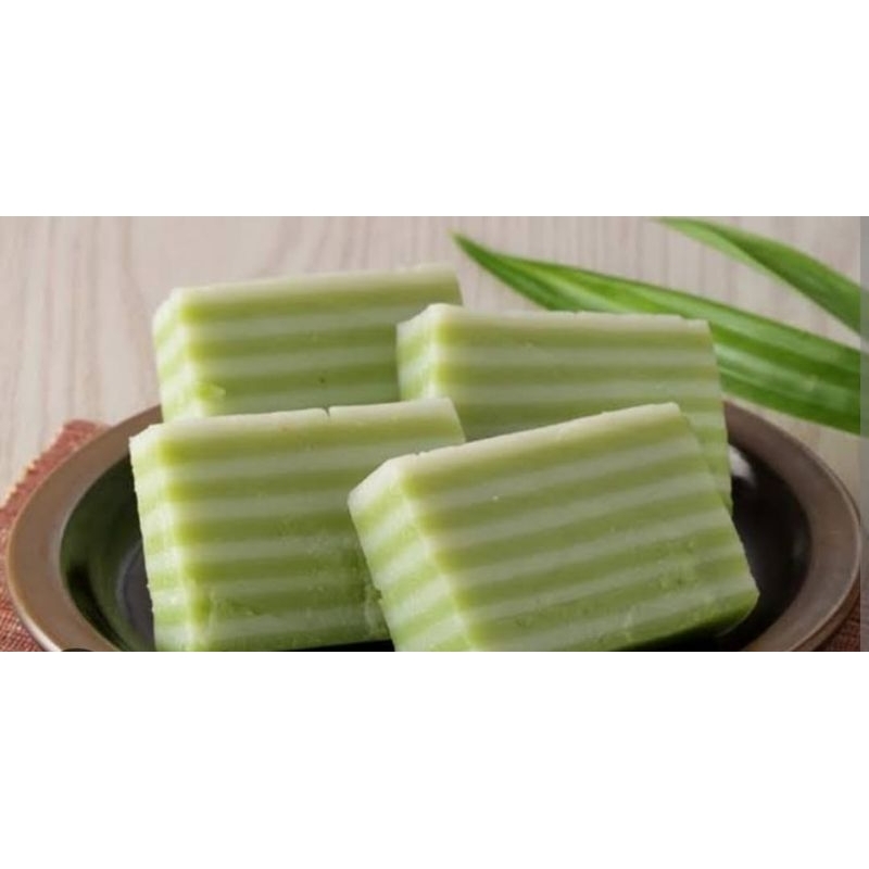 

kue subuh / kue basah / jajanan pasar / kue lapis tepung beras