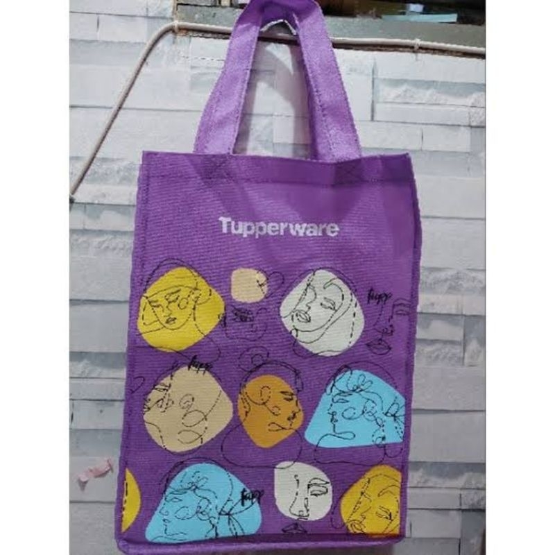 Tupperware Tas bontot Fresia ungu 1 pcs.ukuran besar