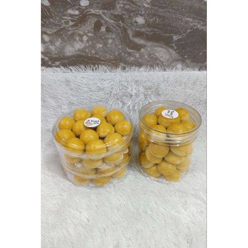 

Cookies, Bebagai macam kue kering, cocok untuk hampers ataupun untuk jadi cemilan keluarga .