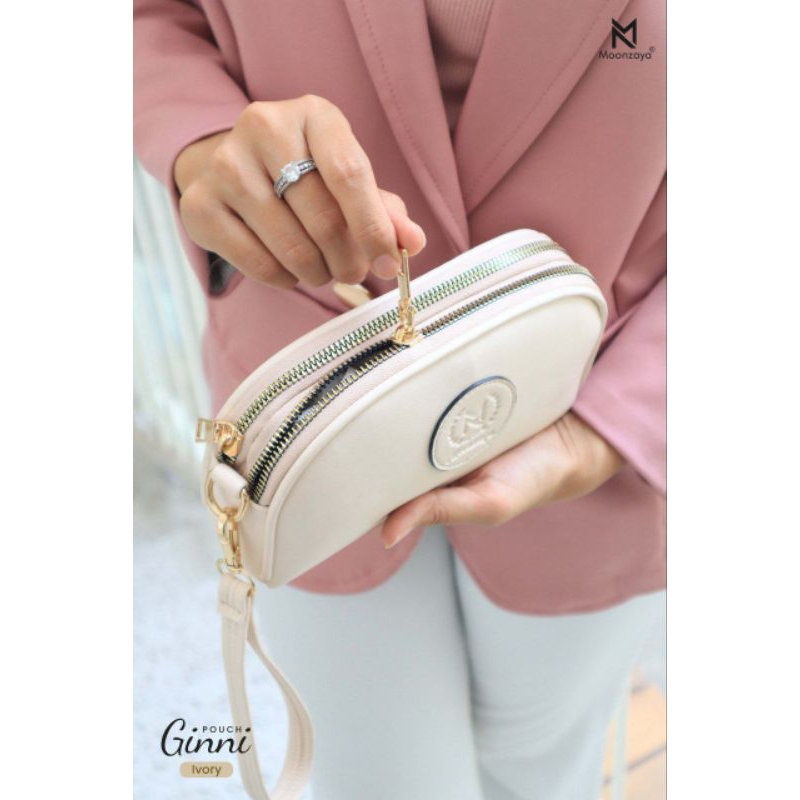GINNI POUCH BY MOONZAYA