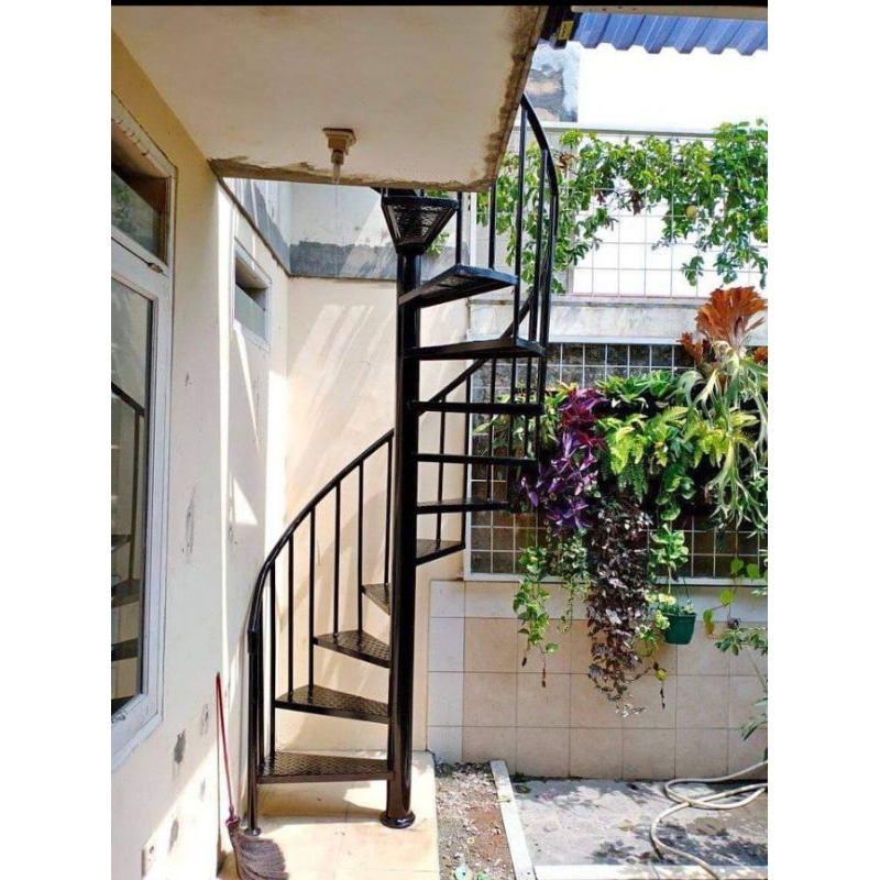 tangga putar
