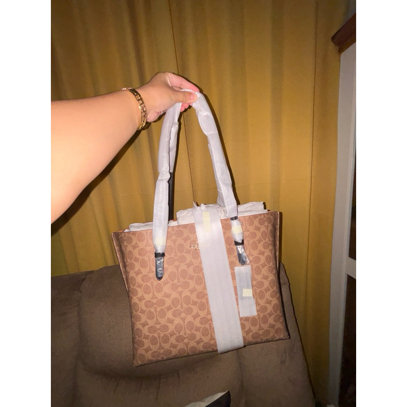 Coach Mollie Tote
