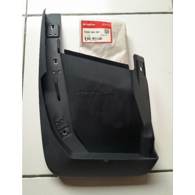 karpet lumpur roda belakang ada kiri dan kanan honda CRV 2010-2013 orginal