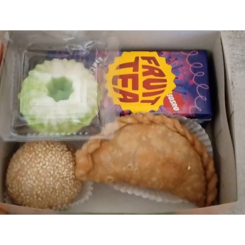 

PAKET SNACK BOX & MIKA