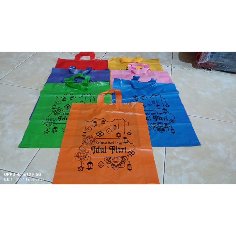 

Plastik lebaran idul Fitri UK 30*40*8,cm (isi 50pcs)