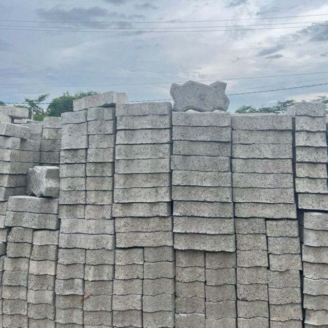 PAVING BLOCK CACING KUALITAS PRESS HIDRAULIK HARGA PERMETER 39 PCS