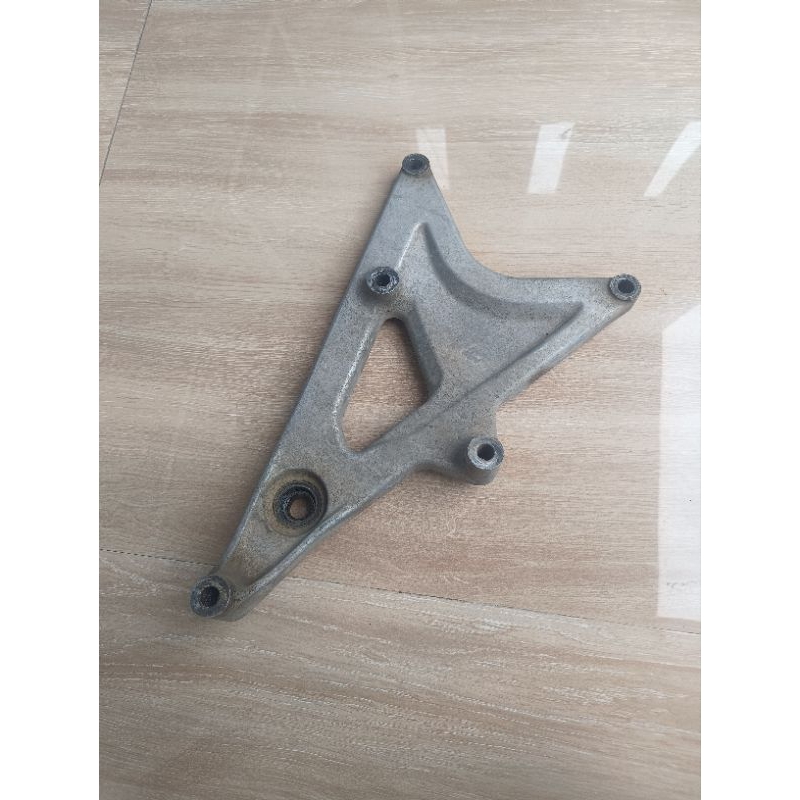 Dudukan Knalpot Vario 125 150 new Original Arm dudukan knalpot Vario 125 old kzr new