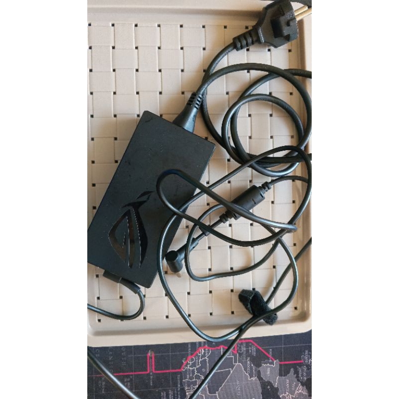 charger rog strix g512 ori copotan