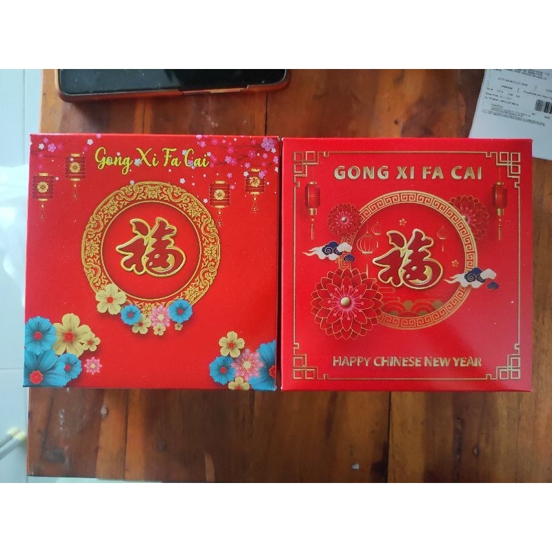 

Kardus merah saja untuk Hampers Dodol Imlek