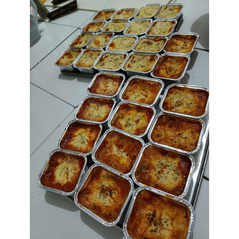 

Paket catering Lasagna, dimsum mentai, dan spaghetti brulee