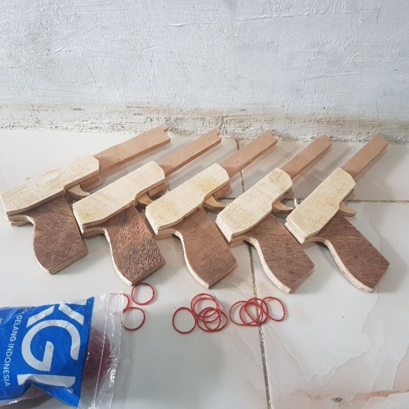 mainan tembakan kayu jadul peluru karet gelang bisa 8x tembakan..