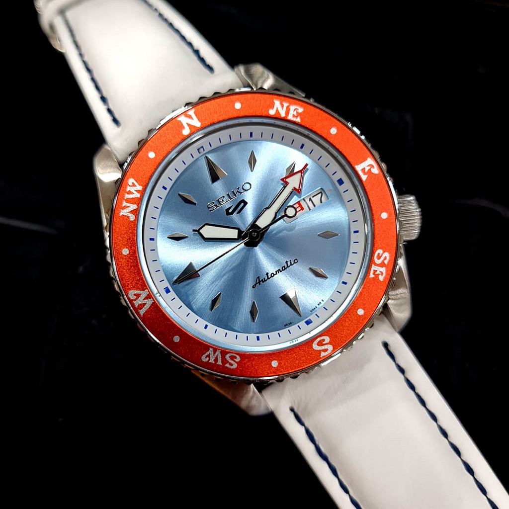 Jam Tangan Pria SEIKO 5 Sports SRPF63K1 x ONE PIECE NAMI Sky Blue Dial Orange Silver Leather Special