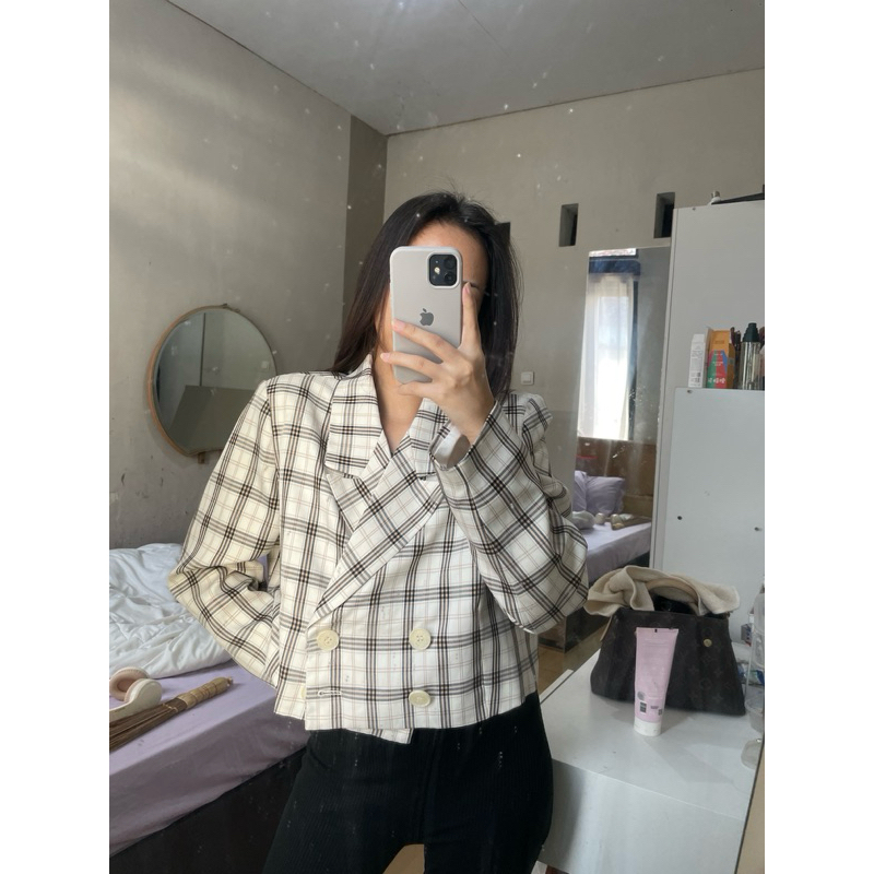 preloved pomelo crop blazer