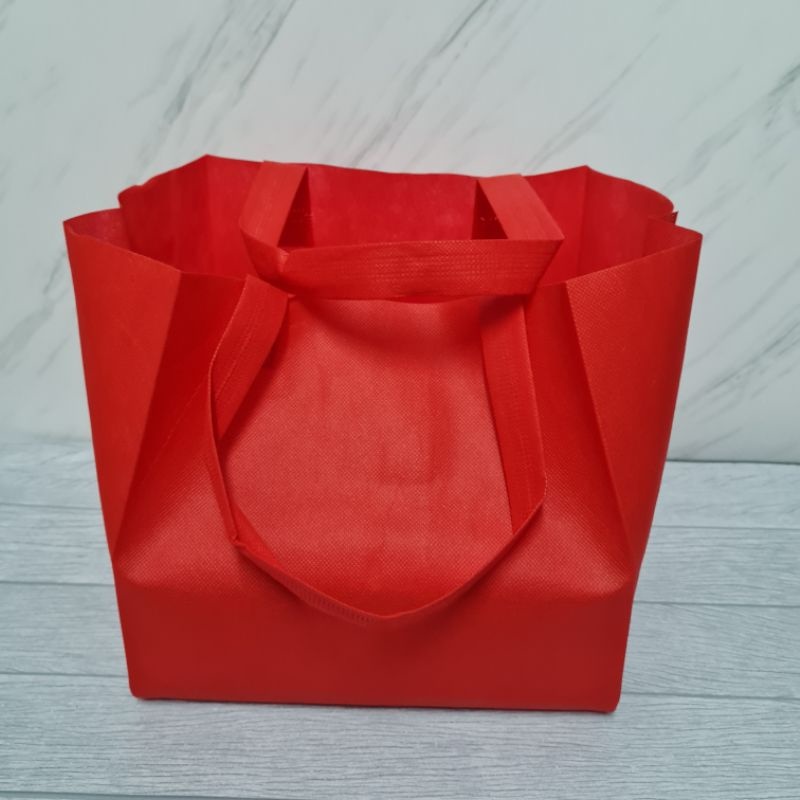 

spunbond bag 25x25cm / tas parcel / hamper bag / bingkisan