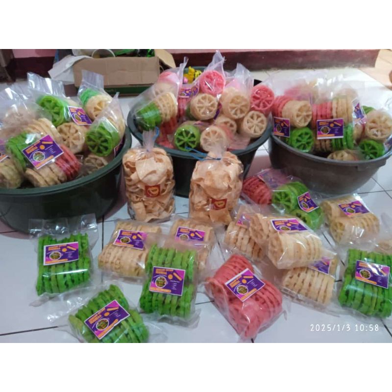 

Kembang Goyang Manis Isi 14-16 Pcs