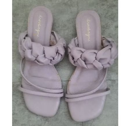 sandal wanita ungu kepang