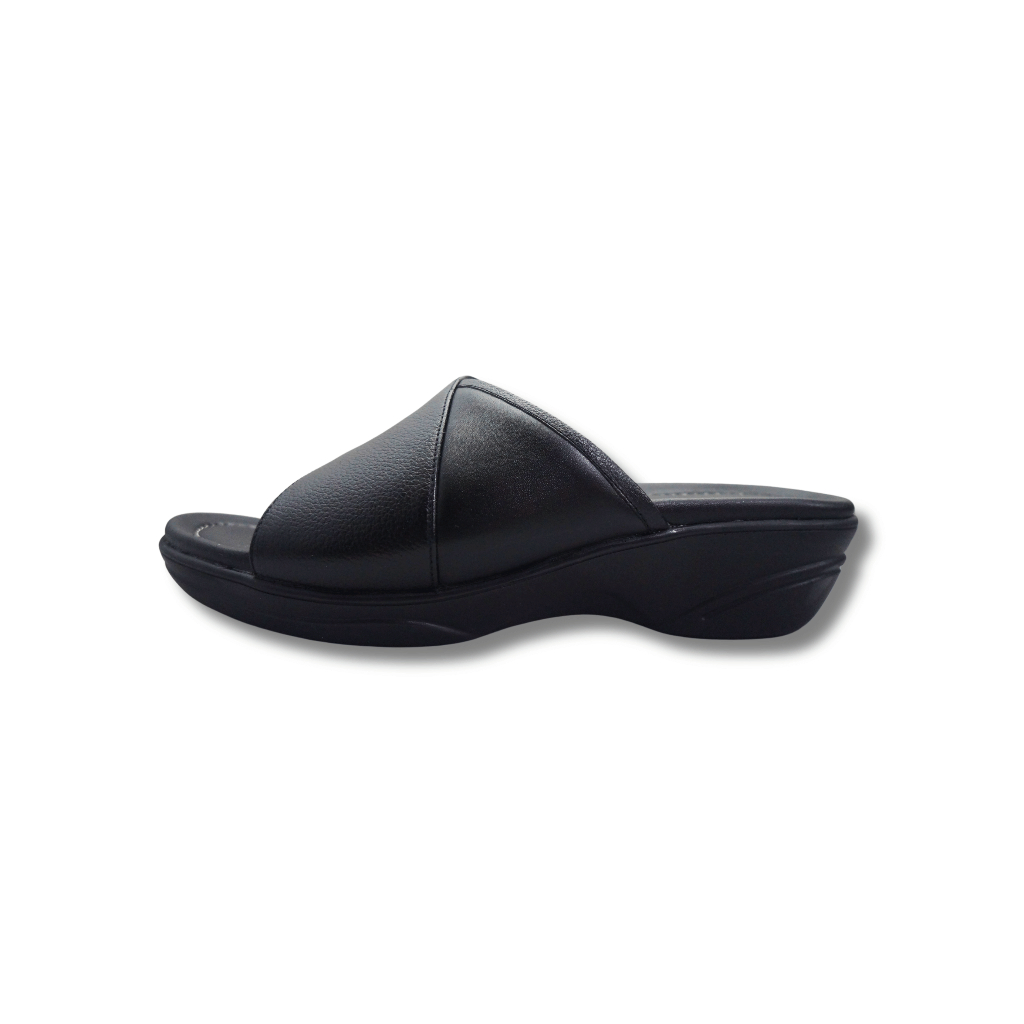 Zonia sepatu wedges wanita slip on bahan sintetis doff / sandal slop polos hitam