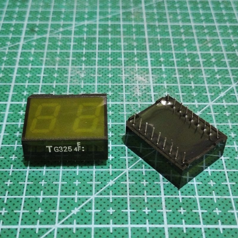 TOSHIBA TL G325 SEVEN SEGMENT 2 DIGIT 18 PIN LED RED DISPLAY