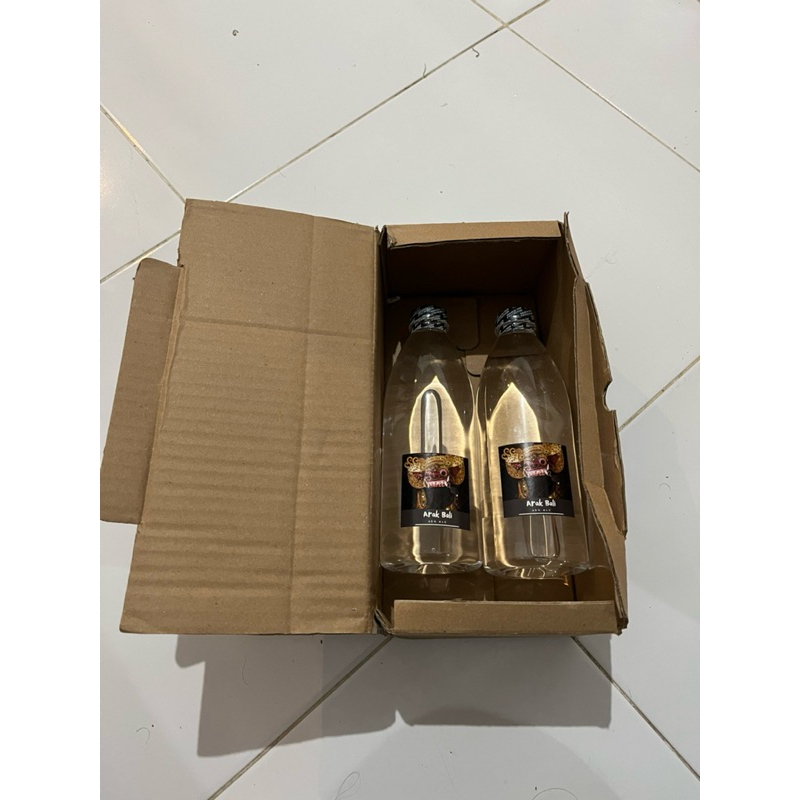 

Kardus bisa isi 2 botol cantik 600 ml ( baca deskripsi )