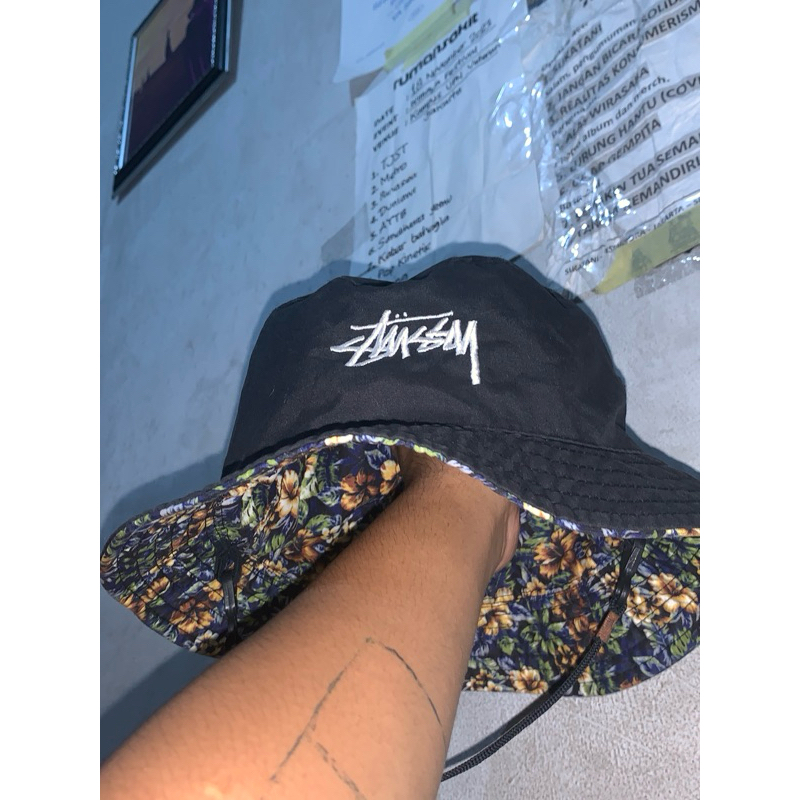 Topi Bucket Sttusy