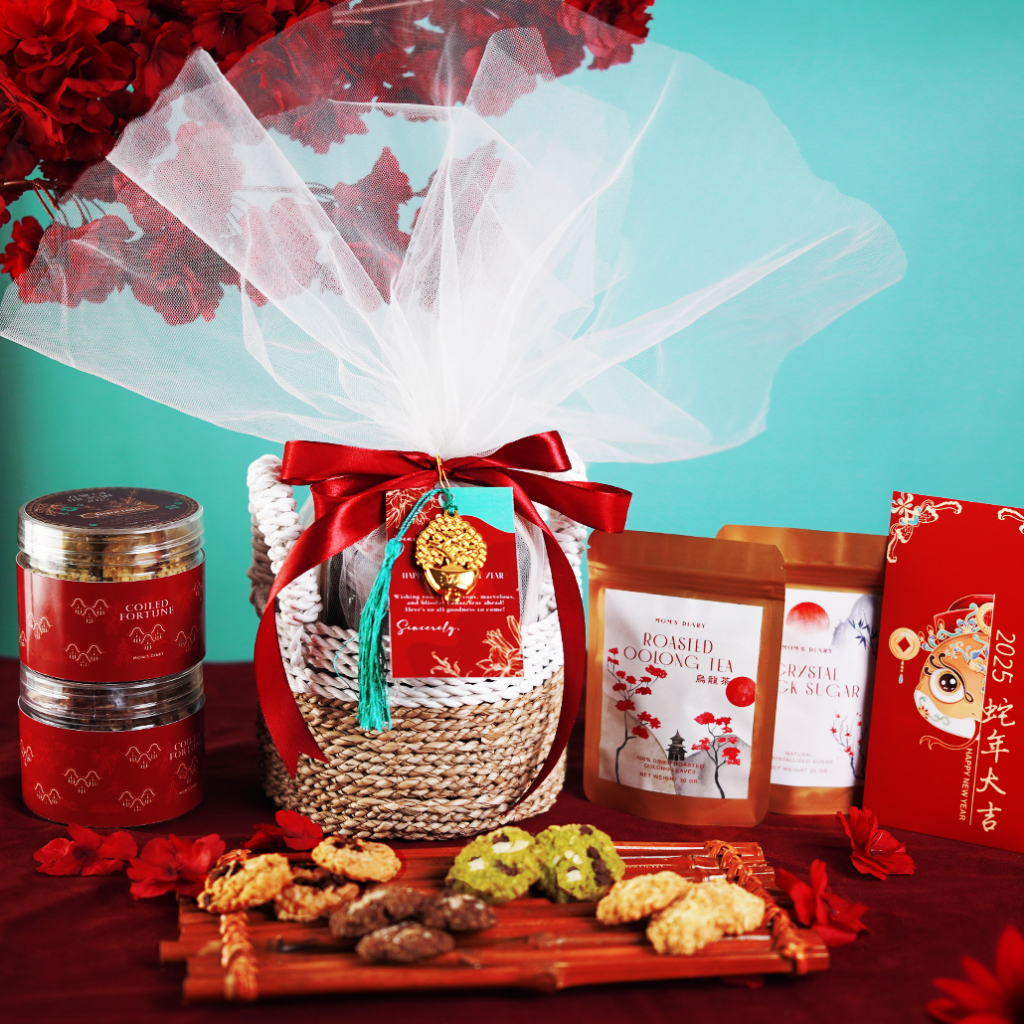 

Hampers Imlek / CNY Hampers / Parcel Imlek - Spesial Rattan Parcel - Kue Kering FREE Card + Hangtag + Ang Bao