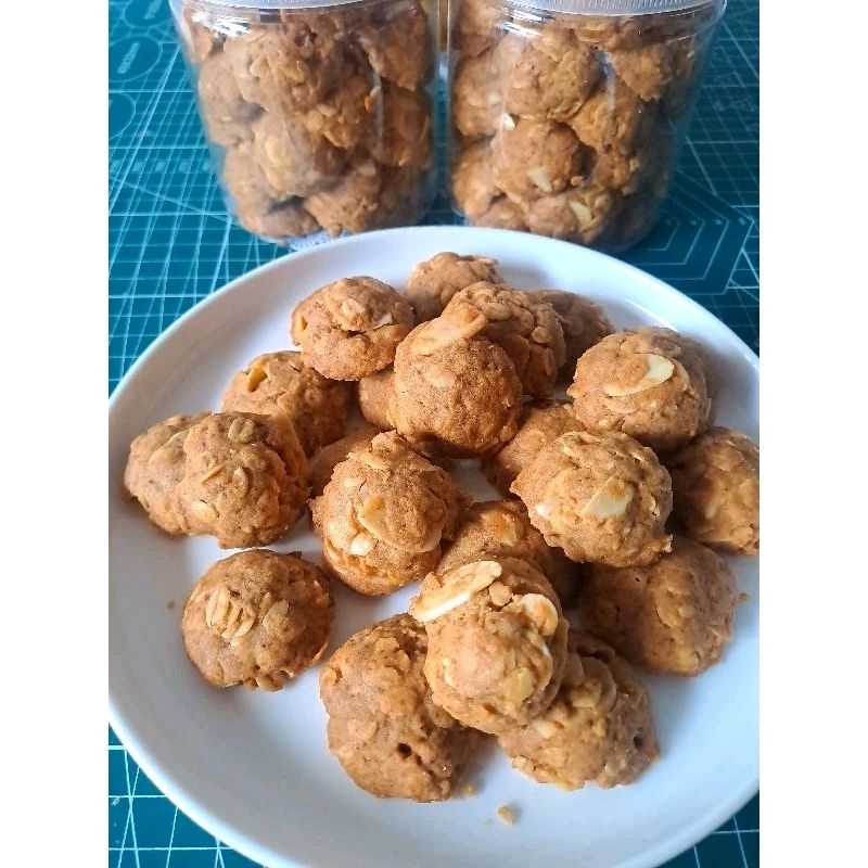 

Awdelish - Kue Kering Almond Oat Cookies rasa Kayumanis Toples 600ml Hampers Lebaran