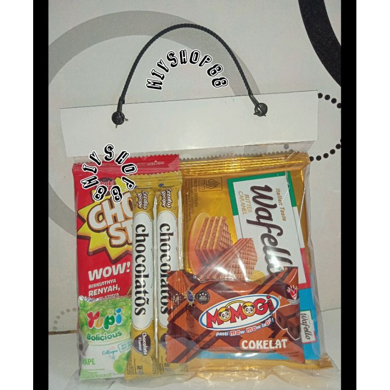 

Paket Snack 2 / Paket Snack Anak Paket Snack Lebaran Hampers Snack (MIN. Order 10 bungkus)