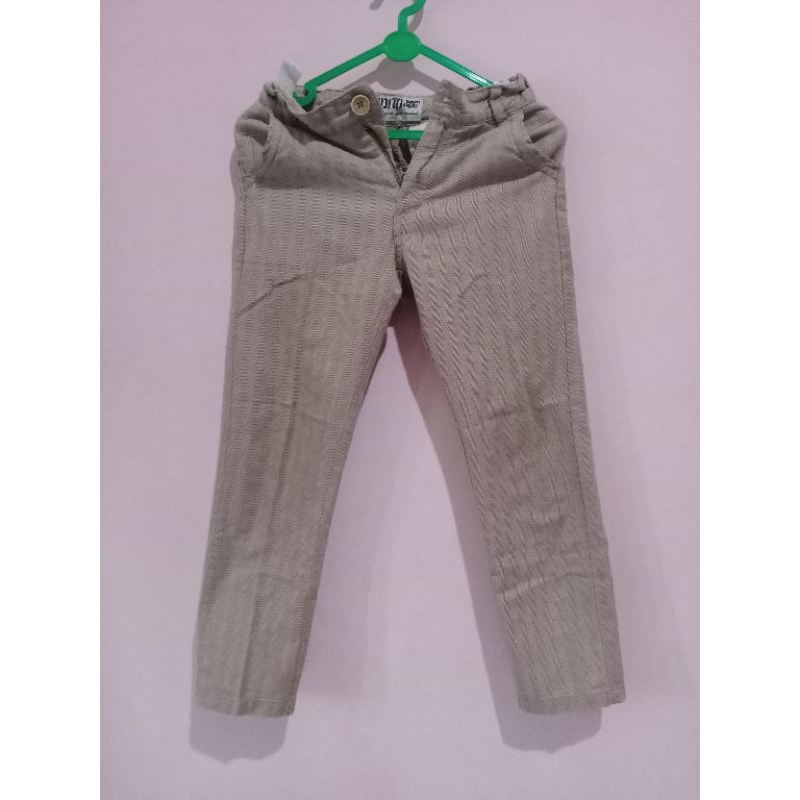 Celana anak laki-laki pitodito.