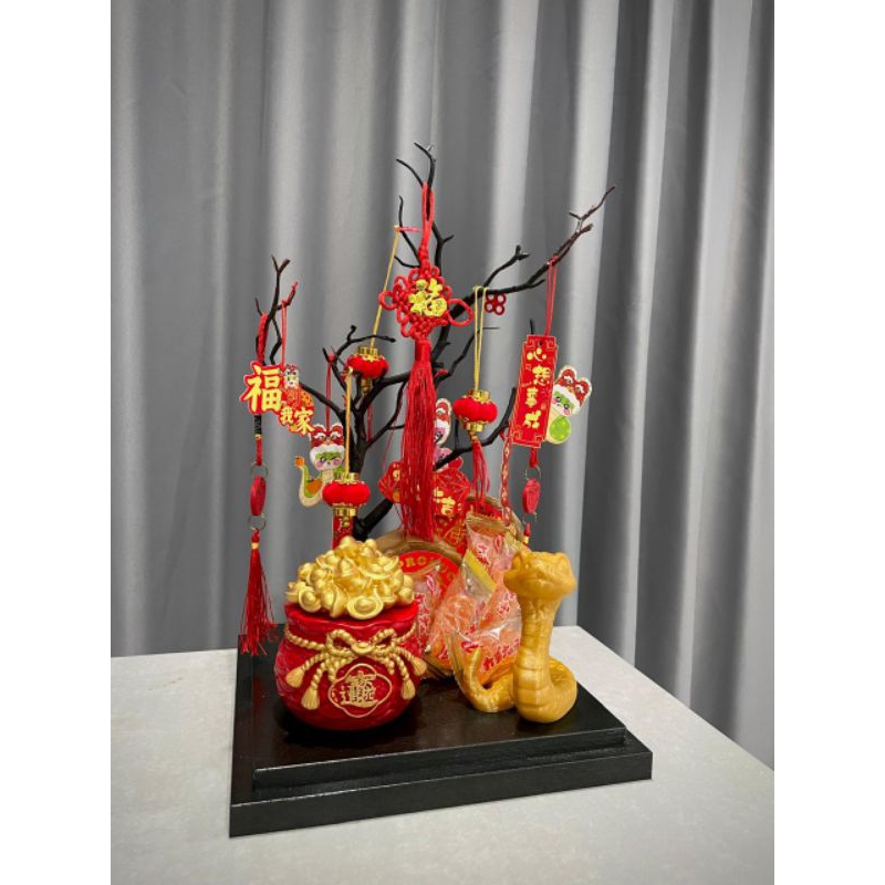 

Hampers Chinese New Year / Imlek 2025 / Tahun ular Kayu elegant