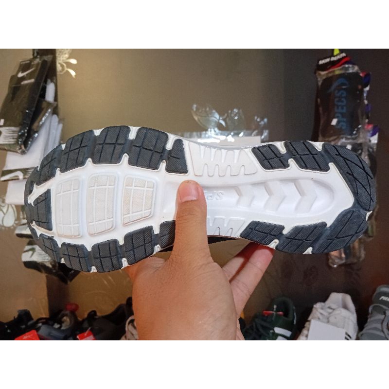 sepatu running/casual specs lightstreak size 40