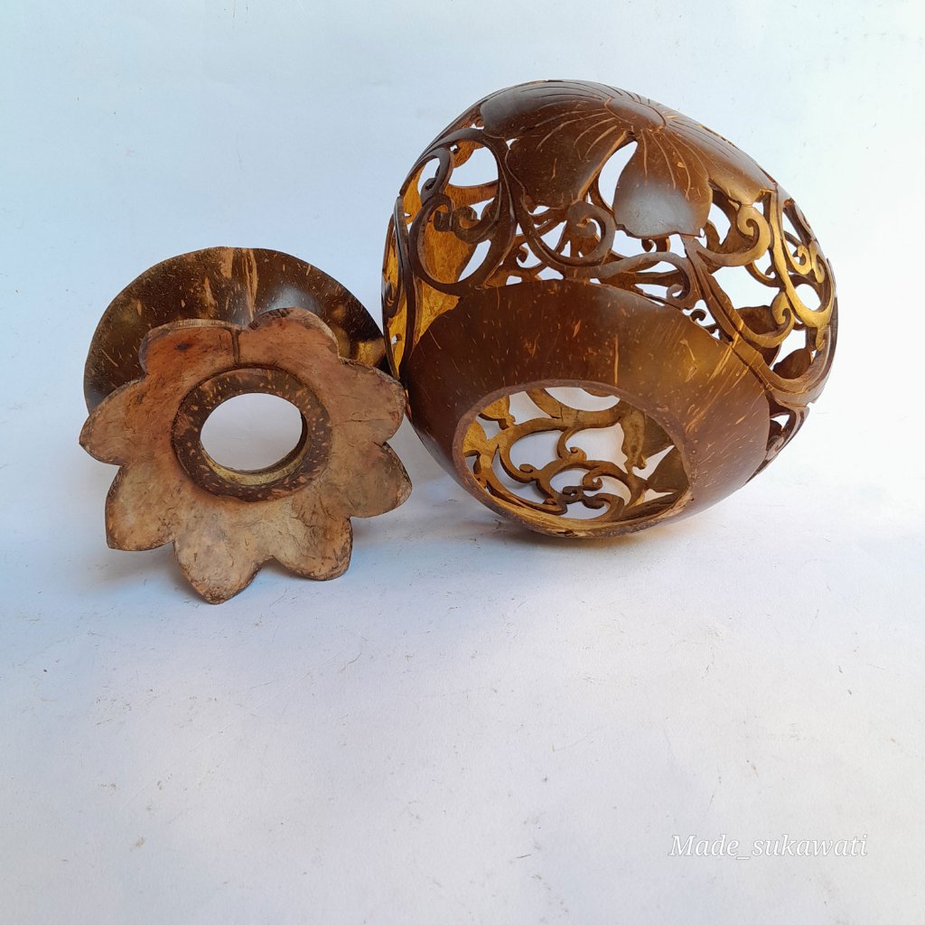 Kerajinan Tangan Batok Kelapa Ukir Wadah Lampu Hias Tempat Lilin Kerajinan Handmade Dekorasi Bali