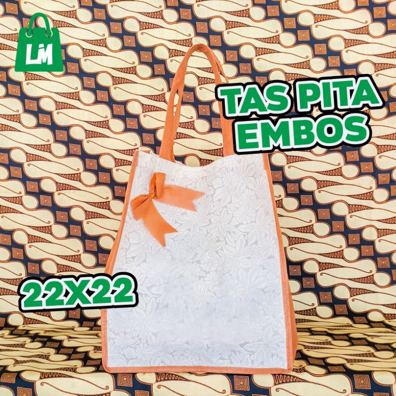 

TAS HAJATAN PITA EMBOS - UKURAN 22×22 CM - 1 LUSIN ISI 12 PCS
