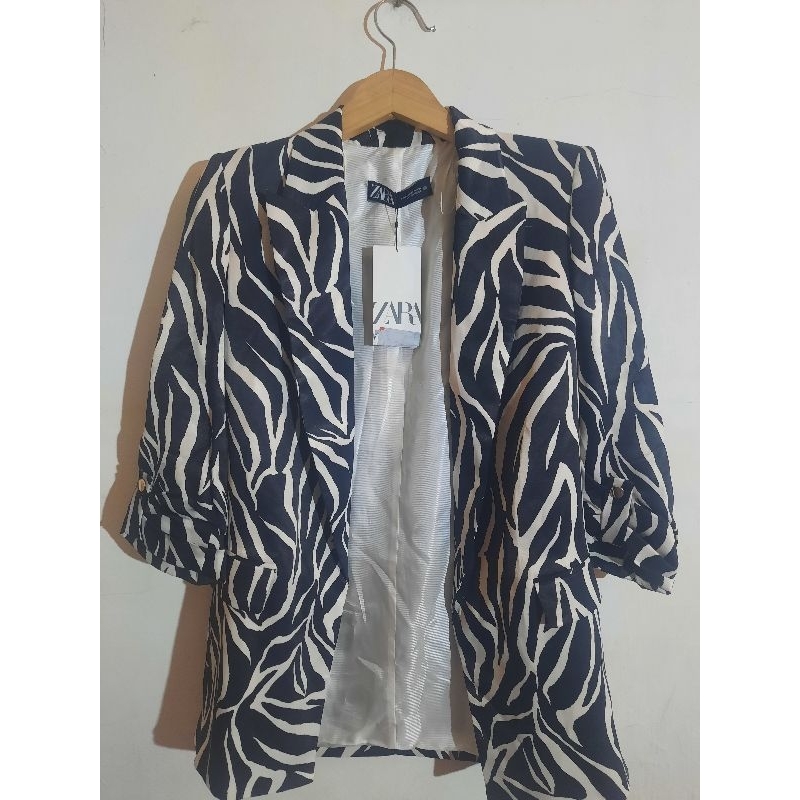 ZARA BLAZER WOMAN