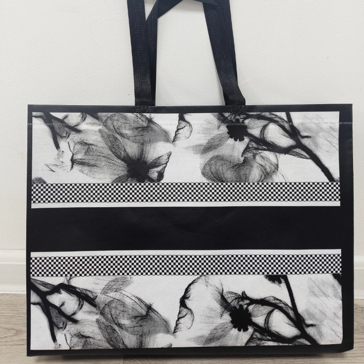 

Varian M-26 / Tas Jinjing / Tas Belanja / Tas Spunbond / Tas Souvenir / Tas Jinjing Wanita / Tas Lipat / Tas Kado / Kantong Belanja