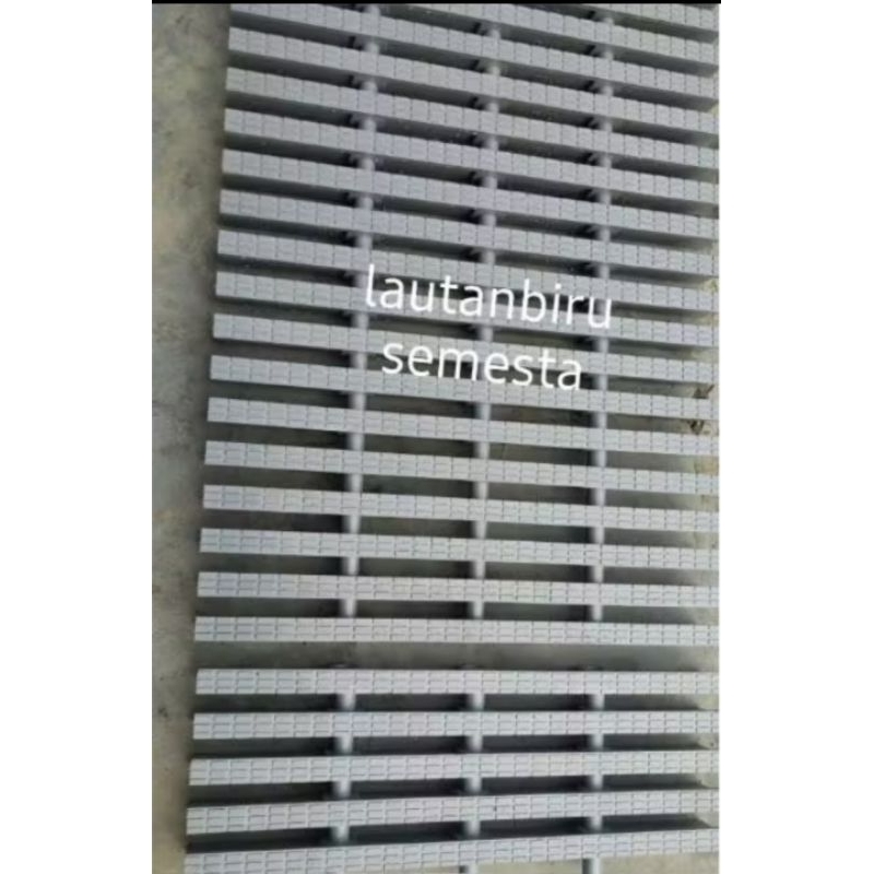 Grating 40 cm Kolam Renang