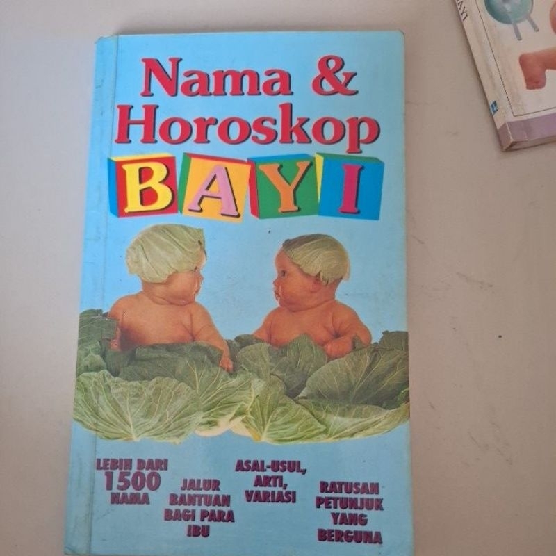 Preloved Buku Nama Bayi