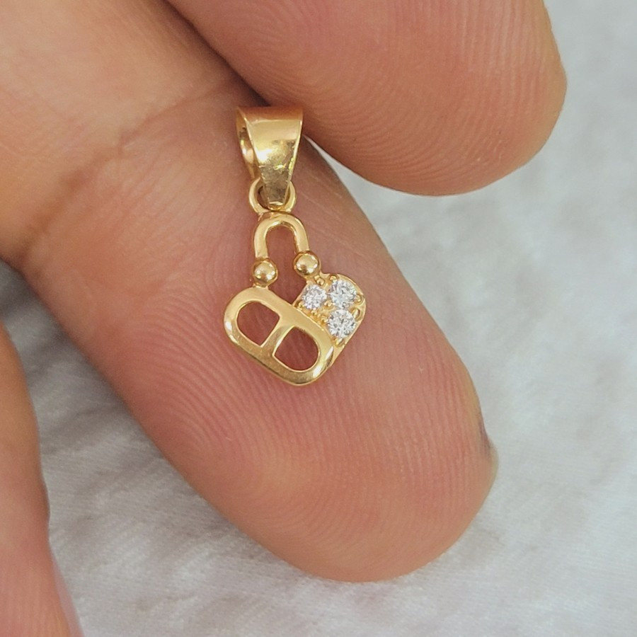 liontin model love tusuk ad mata emas 70% 700 70 %