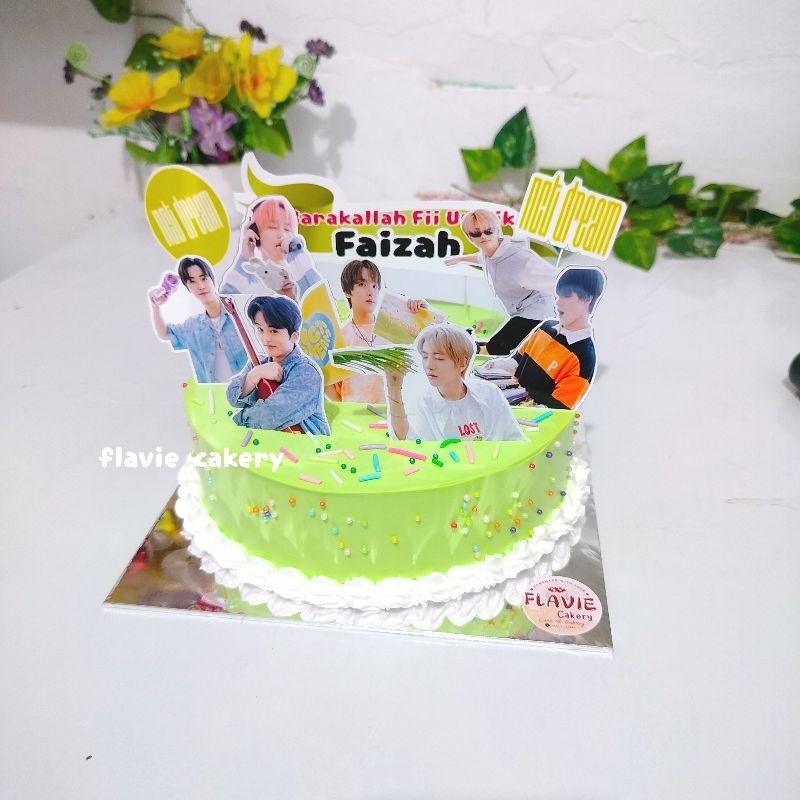 

Cake ultah 14cm dengan topper nct