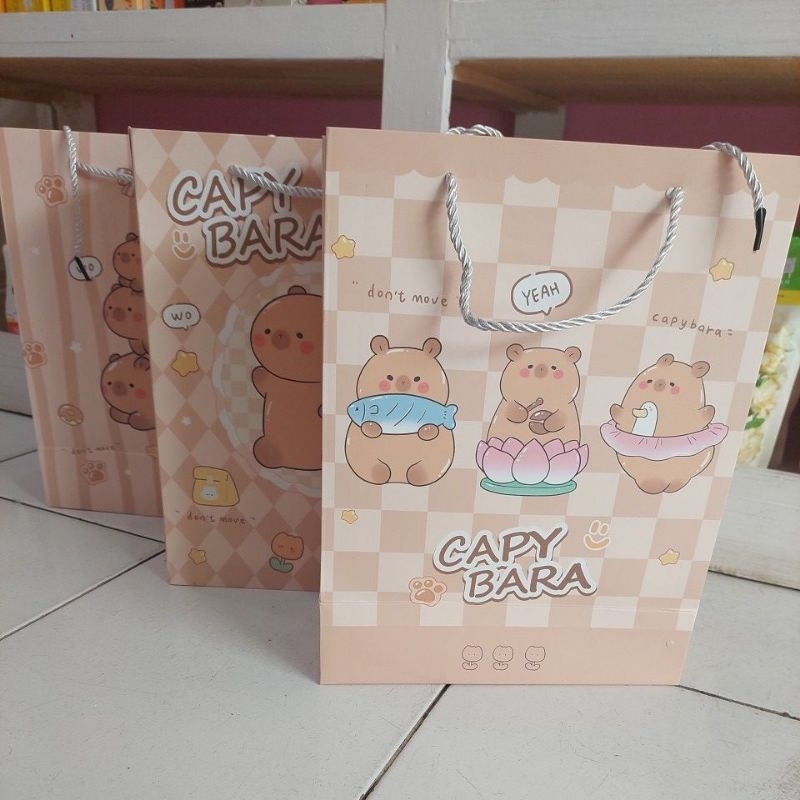 

TNstore_Paperbag Capybara size 33x25x12cm