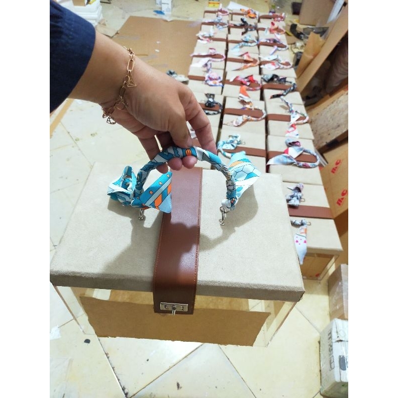 

Tas acrylic box hampers