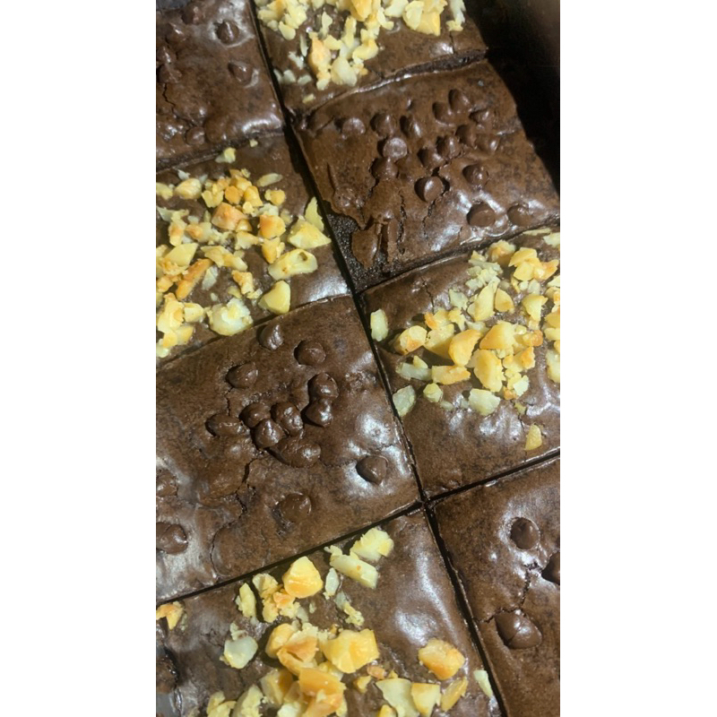 

FUDGY BROWNIES ENAK- BROWNIES COKELAT- COKLAT BROWNIES- MEDIUM SIZE- HALF SIZE