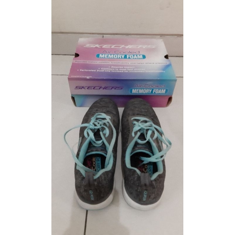 Sketcher Sneakers Shoes Sepatu Original Preloved