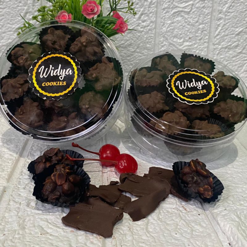 

KUE COKLAT KACANG MURAH 250G HIDANGAN DAN CEMILAN KELUARGA.