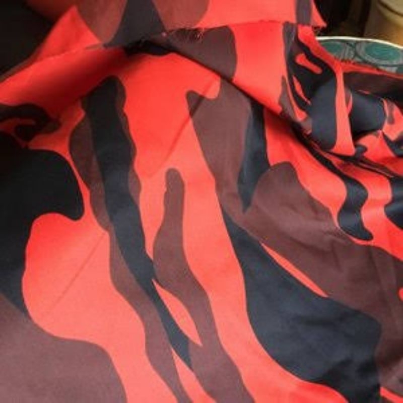 Kain Twill Loreng Pemuda Pancasila Motif Camo Merah Hitam