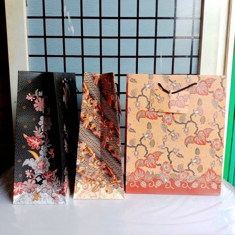 Paper Bag KIKY Glossy Batik F4 ( Pak ) [ Original ]