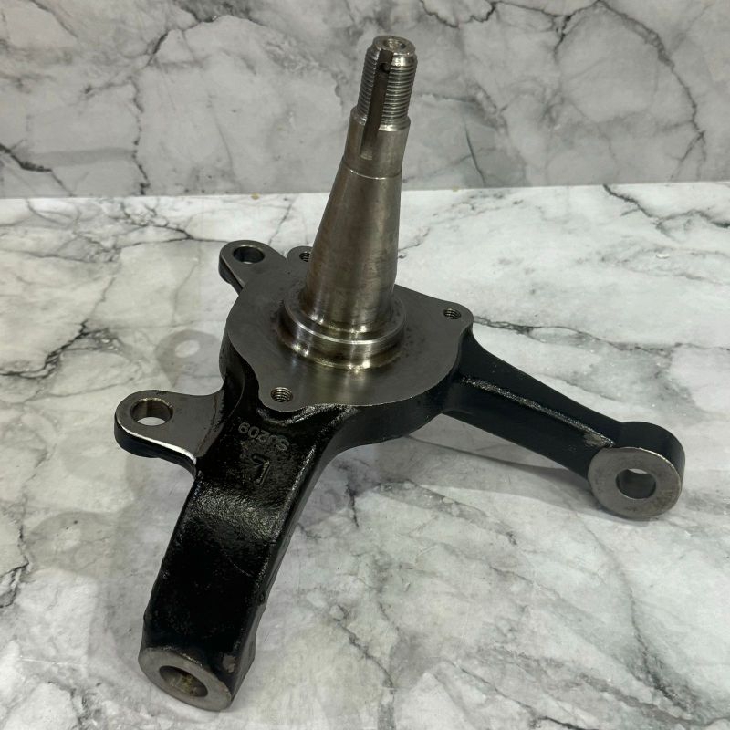 Knakel Axle Asm Knakel Roda Depan Kiri Isuzu Panther 2.3 Capsule